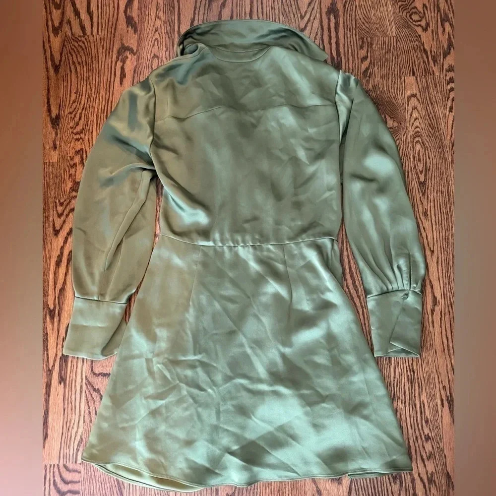 Simkhai Talit‎ draped dress, Size 8, Green, Like New Condition, Sold Out $540 - Picture 11 of 11